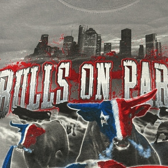 Bulls on Parade Houston Texans Tee size XL NWOT Grey Short Sleeve Tee - Picture 15 of 16